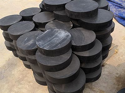 扬中市板式橡胶支座由若干层橡胶片与薄钢板经加压硫化